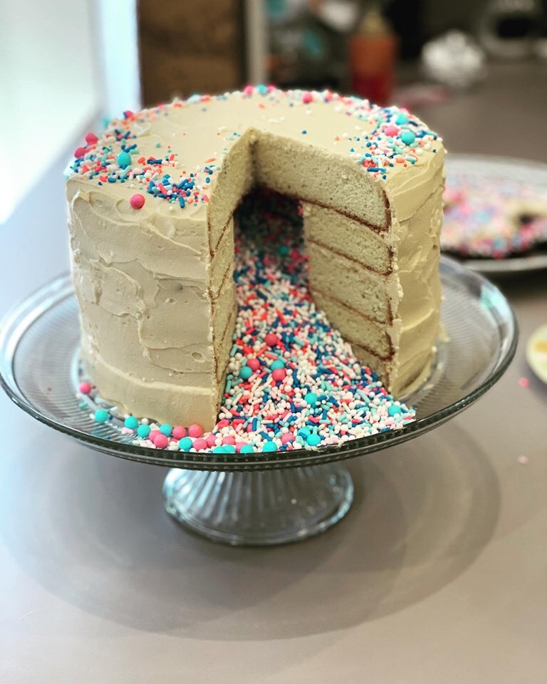 gender reveal cake, gender reveal sprinkles, blue and pink sprinkles, baby shower sprinkles, gender reveal pinata cake